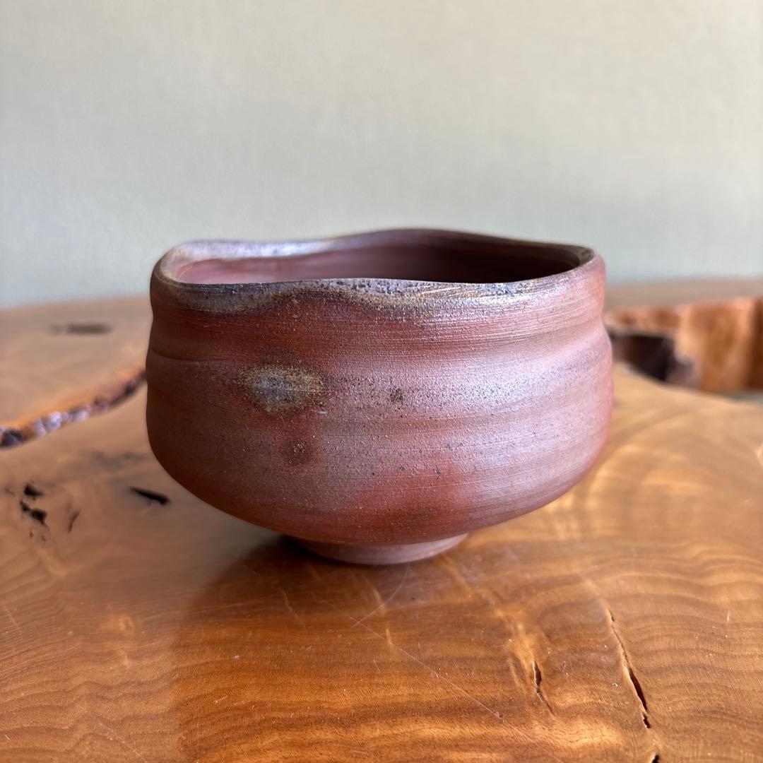 Bizen Momoyama-Gama Tea Bowl - Japanese Unglazed Bizen Chawan with Hi-iro Fire Color and Ash Grey Streaks and Signed Box