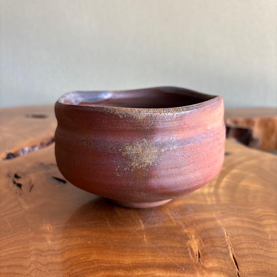 Bizen Momoyama-Gama Tea Bowl - Japanese Unglazed Bizen Chawan with Hi-iro Fire Color and Ash Grey Streaks and Signed Box
