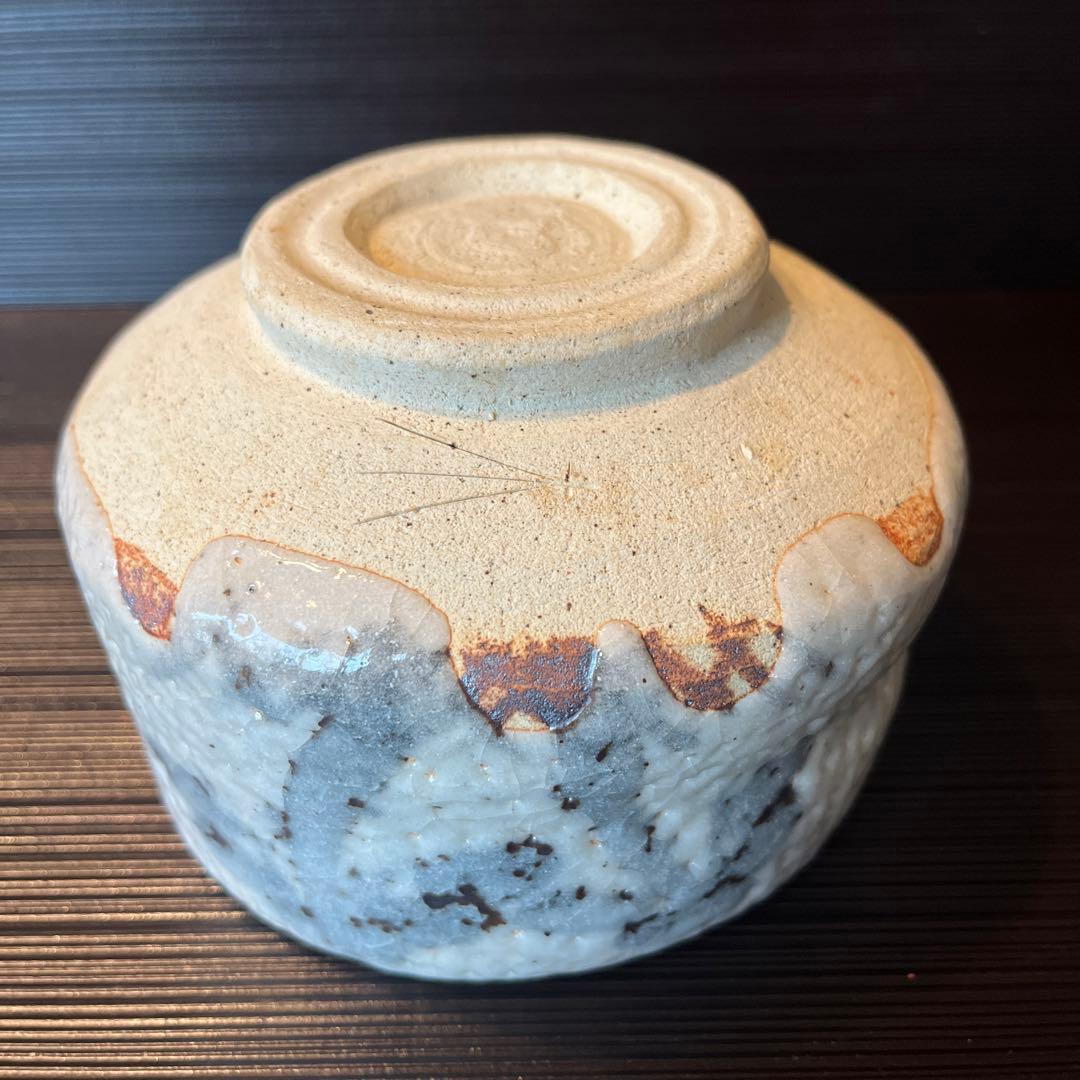 Natural Ash Shino Tea Bowl with Plum Branch - Tennenyu Chawan Eda-Baika Design