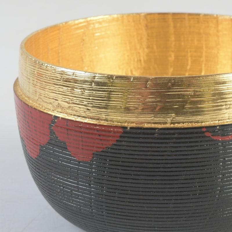 Senpo — Kikukiri Jurin Natsume | Chrysanthemum & Paulownia on Kenjo-Carved Black Lacquer | Tomobako
