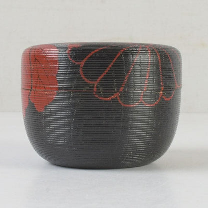 Senpo — Kikukiri Jurin Natsume | Chrysanthemum & Paulownia on Kenjo-Carved Black Lacquer | Tomobako