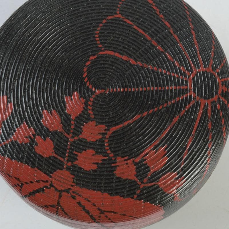 Senpo — Kikukiri Jurin Natsume | Chrysanthemum & Paulownia on Kenjo-Carved Black Lacquer | Tomobako