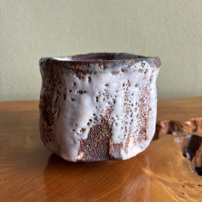 Shino Tea Bowl with Fire Color by Kozaki Ichiyo – Mino Ware – Japan