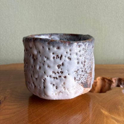 Shino Tea Bowl with Fire Color by Kozaki Ichiyo – Mino Ware – Japan