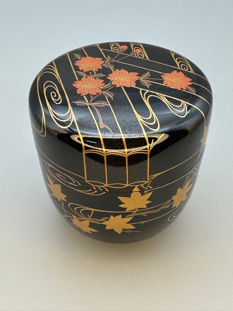 Nakatani Hakuho Hanaikada Maki-e Rikyu Natsume — Gold Cherry Blossom Flower Raft Lacquer
