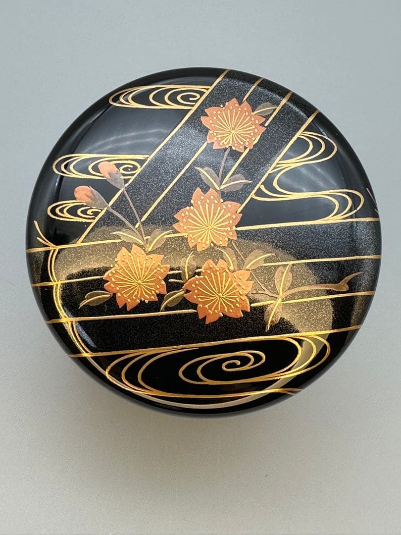 Nakatani Hakuho Hanaikada Maki-e Rikyu Natsume — Gold Cherry Blossom Flower Raft Lacquer