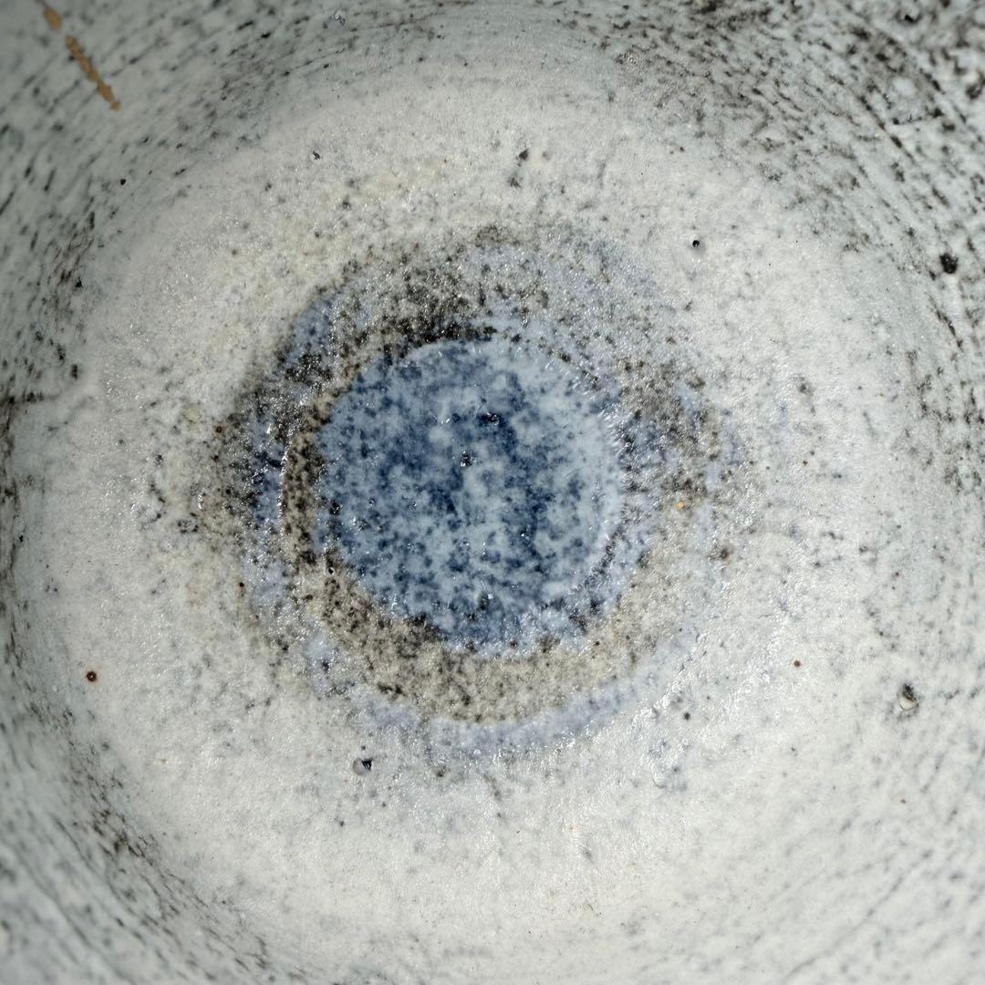 White Hagi Tsutsu-Chawan with Gold Accents by Katō Shigemi — Taizan-gama, Funka Kinsai, Tomobako