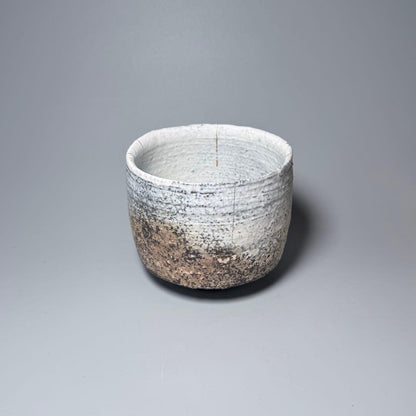White Hagi Tsutsu-Chawan with Gold Accents by Katō Shigemi — Taizan-gama, Funka Kinsai, Tomobako