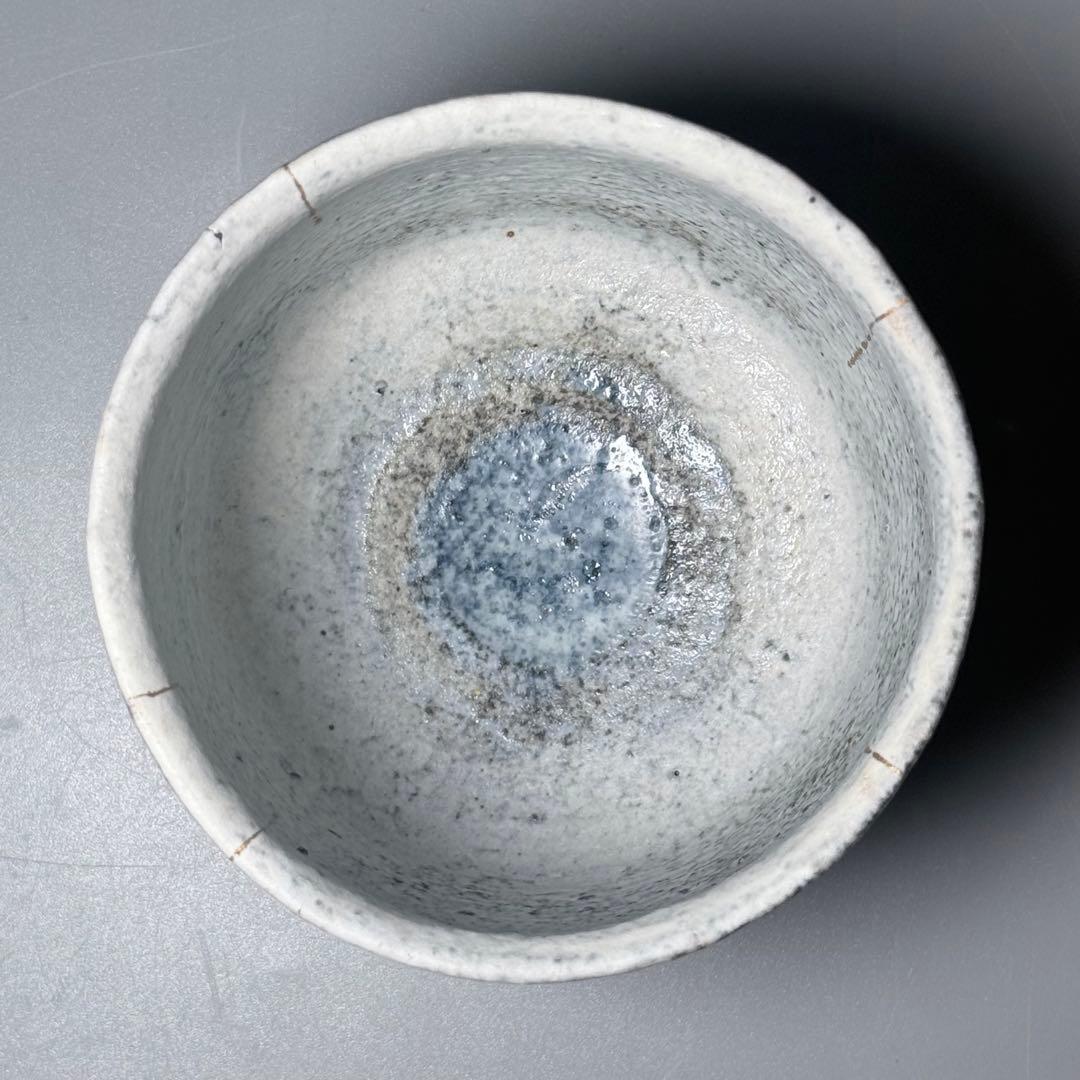 White Hagi Tsutsu-Chawan with Gold Accents by Katō Shigemi — Taizan-gama, Funka Kinsai, Tomobako