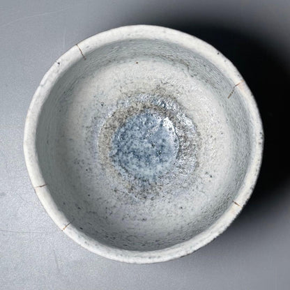 White Hagi Tsutsu-Chawan with Gold Accents by Katō Shigemi — Taizan-gama, Funka Kinsai, Tomobako