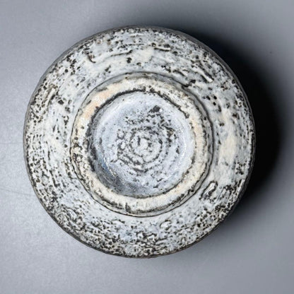 White Hagi Tsutsu-Chawan with Gold Accents by Katō Shigemi — Taizan-gama, Funka Kinsai, Tomobako