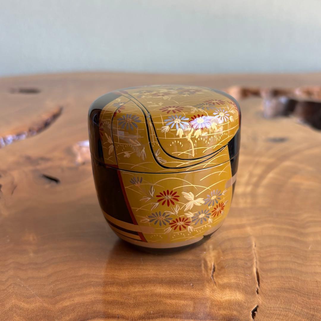 Taga-sode Maki-e Natsume by Nakamura Kosai — Chrysanthemum & Bush Clover, Tomobako