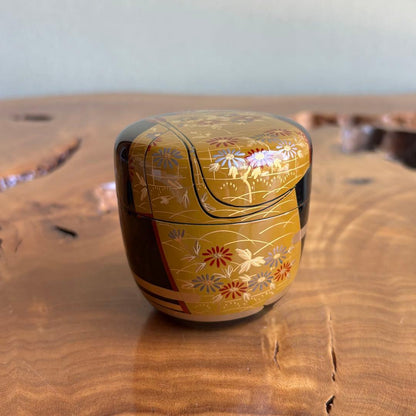 Taga-sode Maki-e Natsume by Nakamura Kosai — Chrysanthemum & Bush Clover, Tomobako