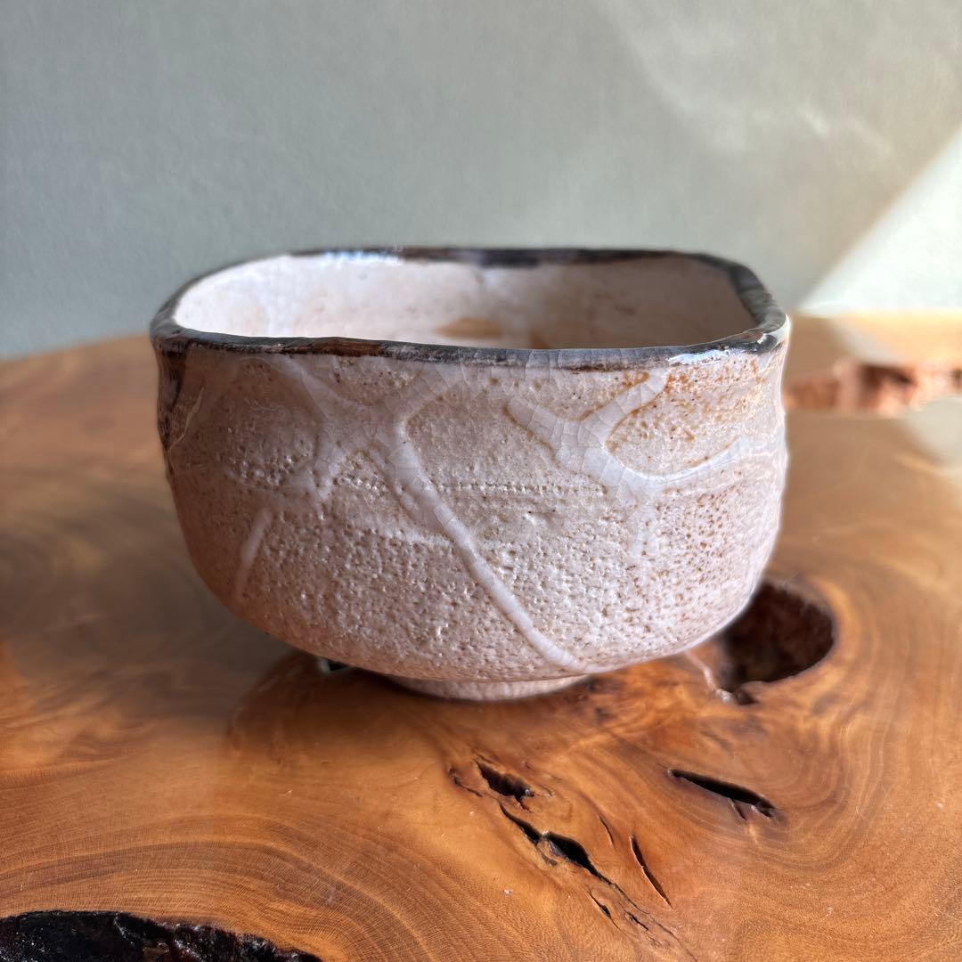 Nezumi-Shino Matcha Tea Bowl by Noda Tozan - Mino Ware E-Shino Chawan with Iron Painting and Signed Tomobako
