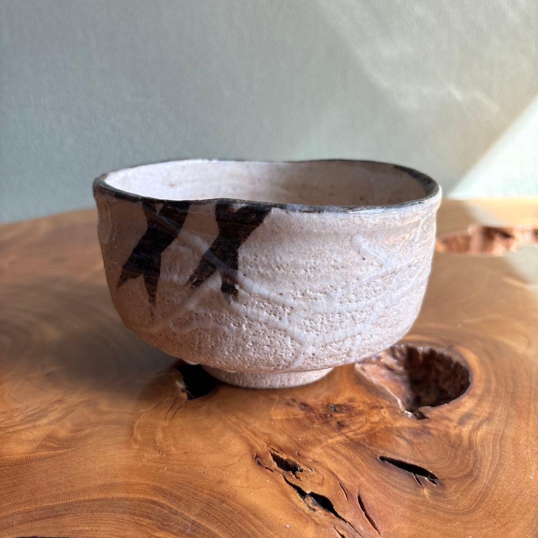 Nezumi-Shino Matcha Tea Bowl by Noda Tozan - Mino Ware E-Shino Chawan with Iron Painting and Signed Tomobako