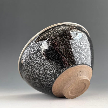 Koie Tsuyoshi Yuteki Tenmoku Chawan — Oil-Spot Tea Bowl with Silver Fukurin, Tomobako & Tomo-nuno