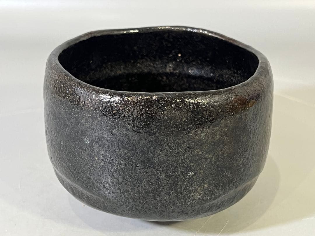 Kuraku Kuro Chawan "Shiki no Tomo" — Black Tea Bowl with Master's Inscription Box