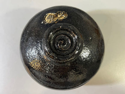 Kuraku Kuro Chawan "Shiki no Tomo" — Black Tea Bowl with Master's Inscription Box