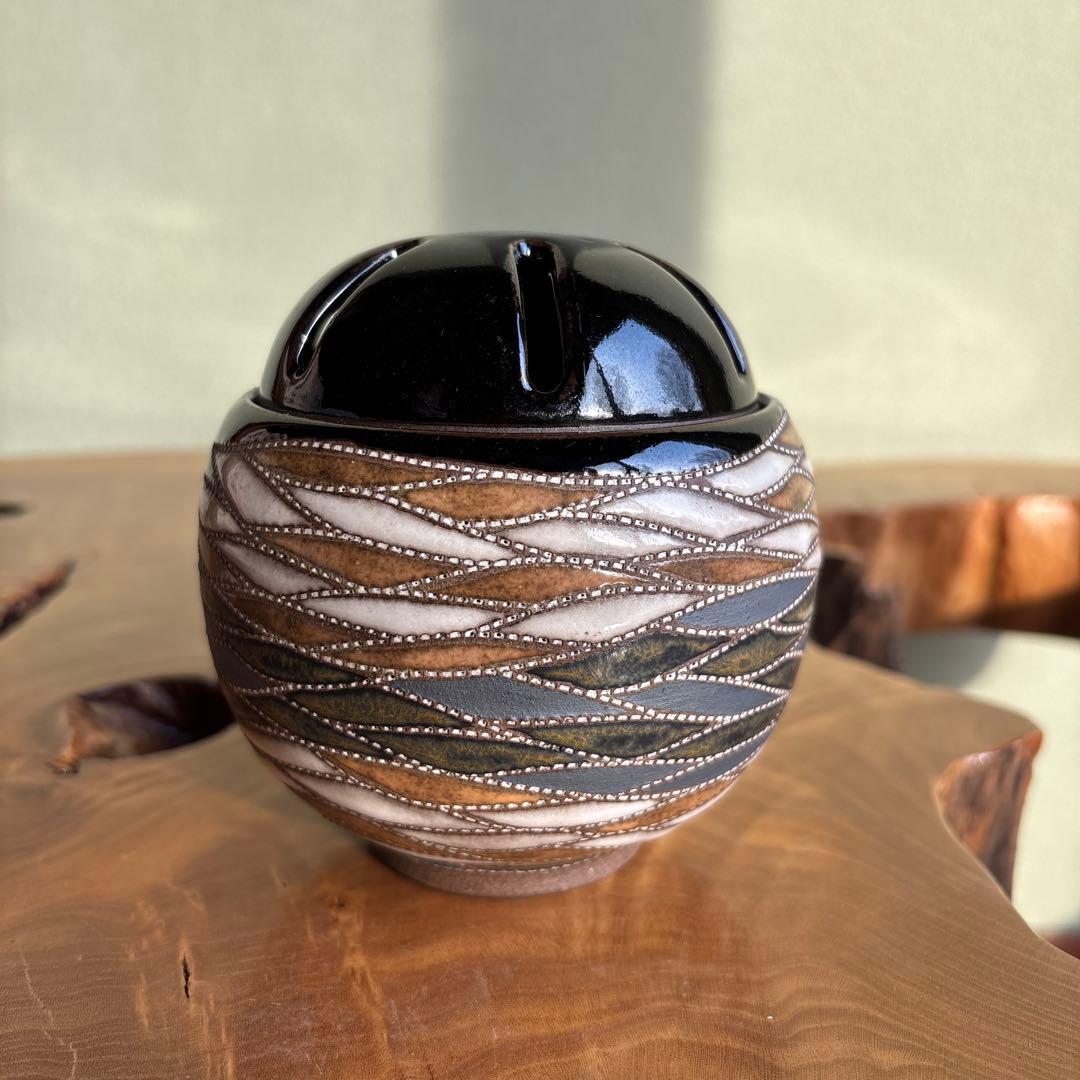 Mukōyama Fumiya Mashiko Incense Burner — Wave Pattern, Ceramic Lid, Wooden Box