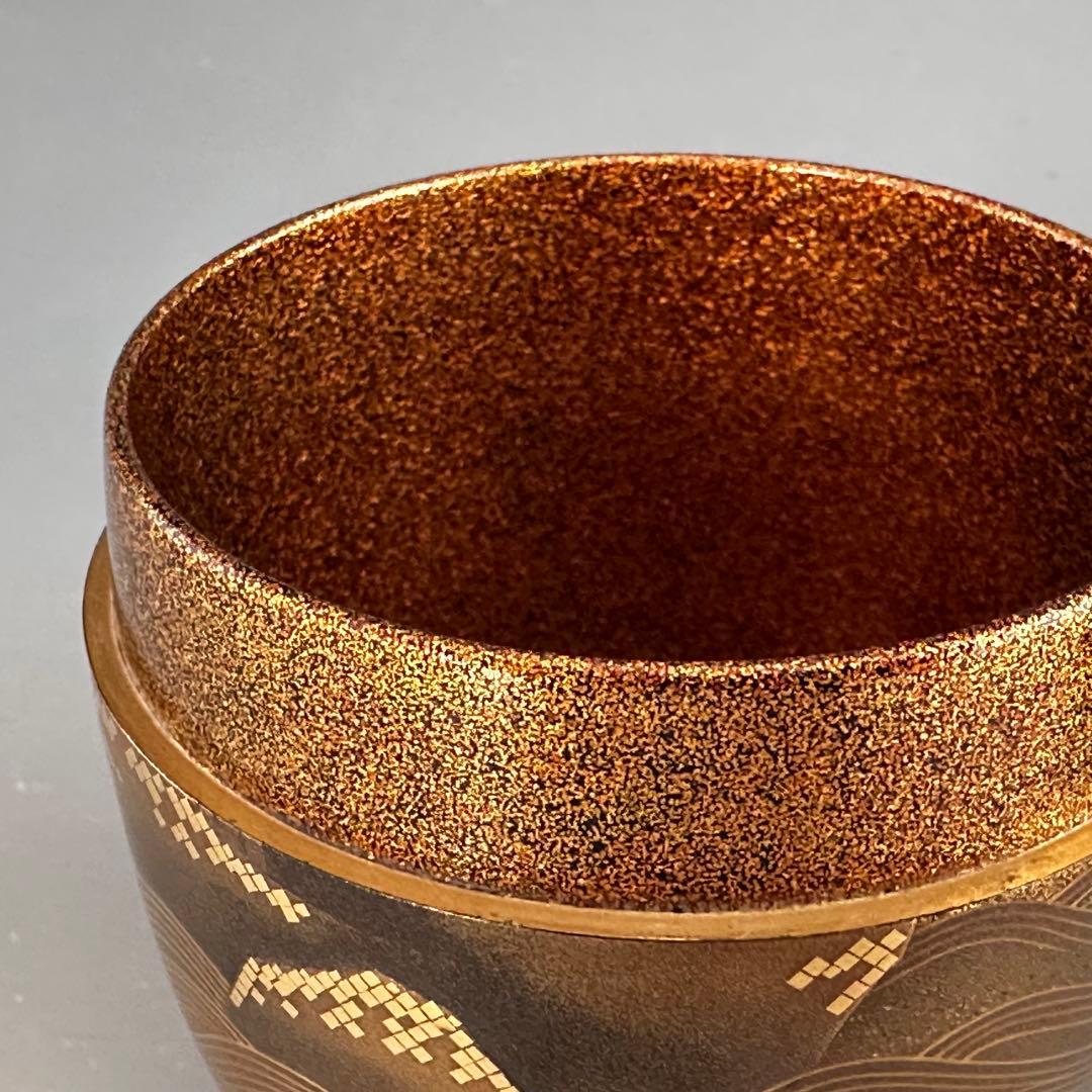Iwamatsue Maki-e Large Natsume by Yamazaki Toshiharu — Gold Lacquer Tea Caddy, Nashiji Interior, Tomobako