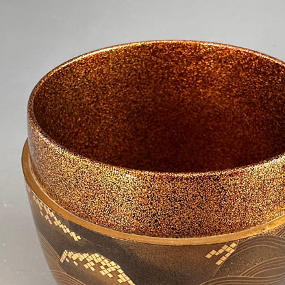 Iwamatsue Maki-e Large Natsume by Yamazaki Toshiharu — Gold Lacquer Tea Caddy, Nashiji Interior, Tomobako