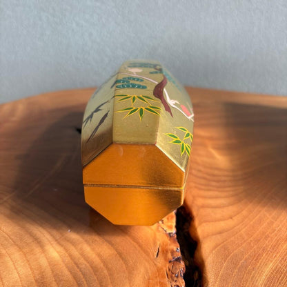 Buriburi Kogo — Gold Maki-e Pine Bamboo Plum Crane, Mineharu, Box