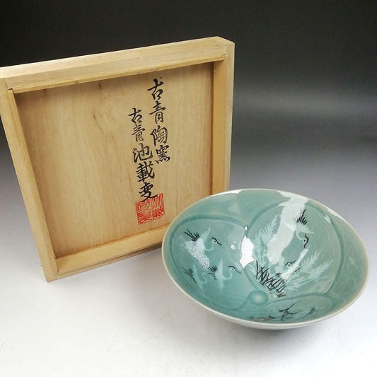 Goryeo Celadon Chawan with Inlaid Cranes by Ji Jae-seop, Gochung Kiln