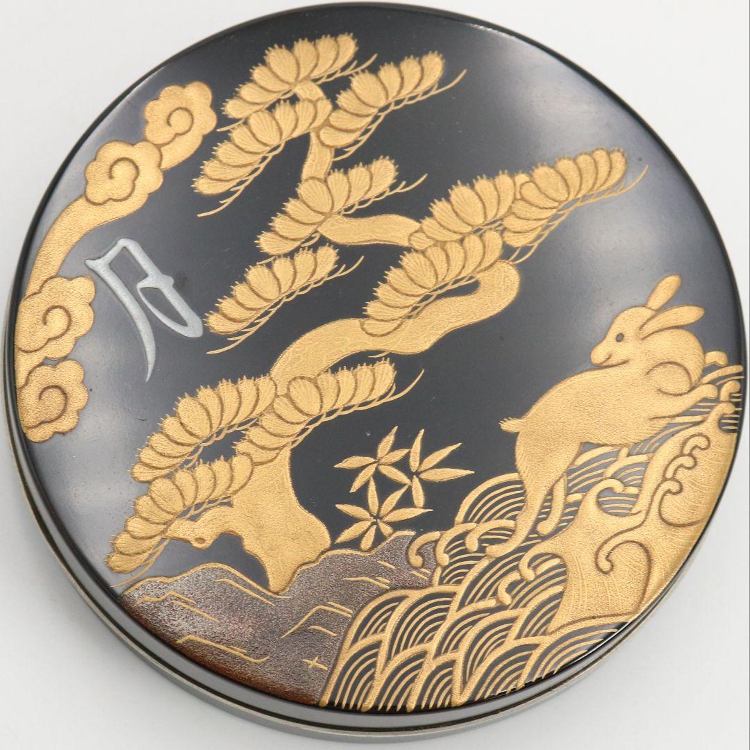Moon Rabbit Maki-e Kogo Incense Container – Gold Nashiji – Horiuchi Sokan – Suzuki Konyu – Japan