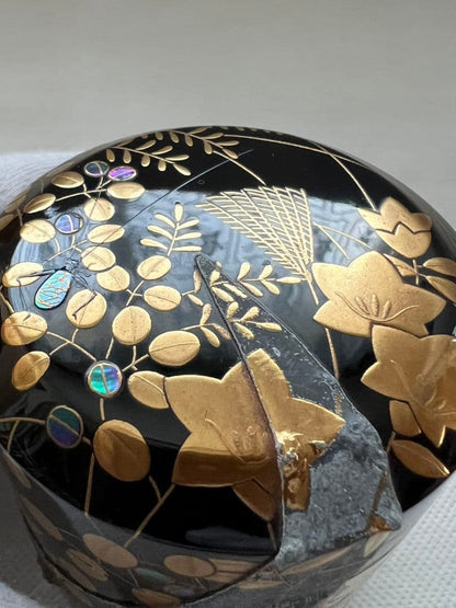 Musashino Autumn Grass Fubuki-Natsume by Kiyoishi III — Gold Maki-e with Raden on Black Lacquer