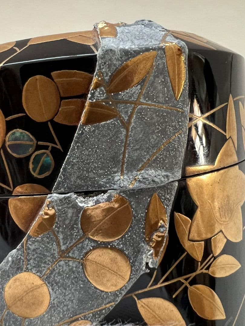 Musashino Autumn Grass Fubuki-Natsume by Kiyoishi III — Gold Maki-e with Raden on Black Lacquer