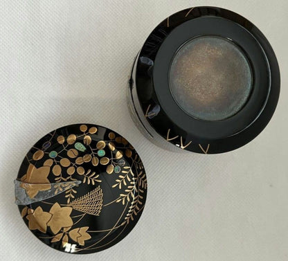 Musashino Autumn Grass Fubuki-Natsume by Kiyoishi III — Gold Maki-e with Raden on Black Lacquer