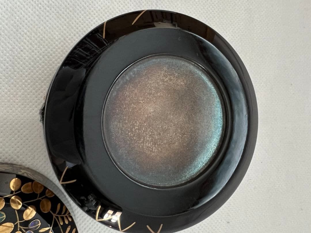 Musashino Autumn Grass Fubuki-Natsume by Kiyoishi III — Gold Maki-e with Raden on Black Lacquer