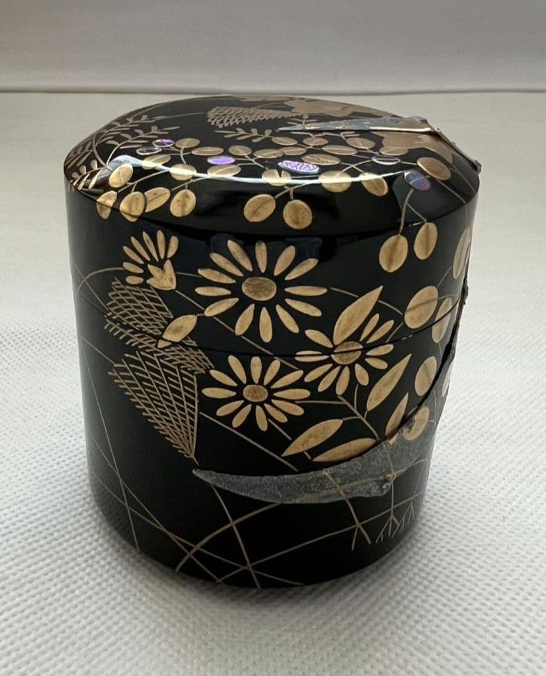 Musashino Autumn Grass Fubuki-Natsume by Kiyoishi III — Gold Maki-e with Raden on Black Lacquer