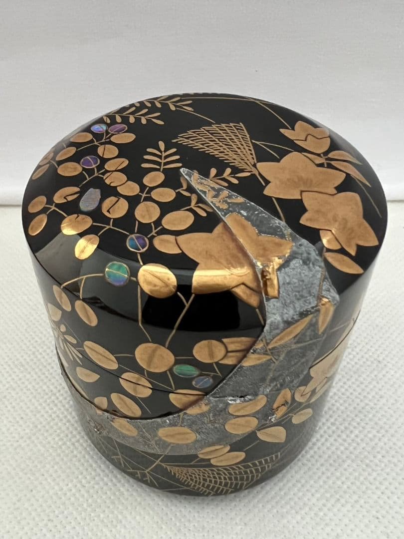 Musashino Autumn Grass Fubuki-Natsume by Kiyoishi III — Gold Maki-e with Raden on Black Lacquer