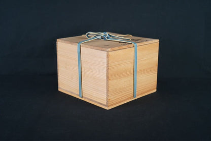 Chahei Issai Wajima Lacquer Genji-guruma Maki-e Jikiro, Signed Box