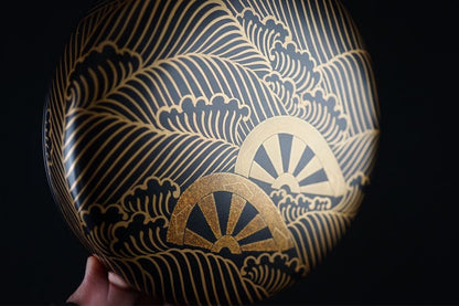 Chahei Issai Wajima Lacquer Genji-guruma Maki-e Jikiro, Signed Box