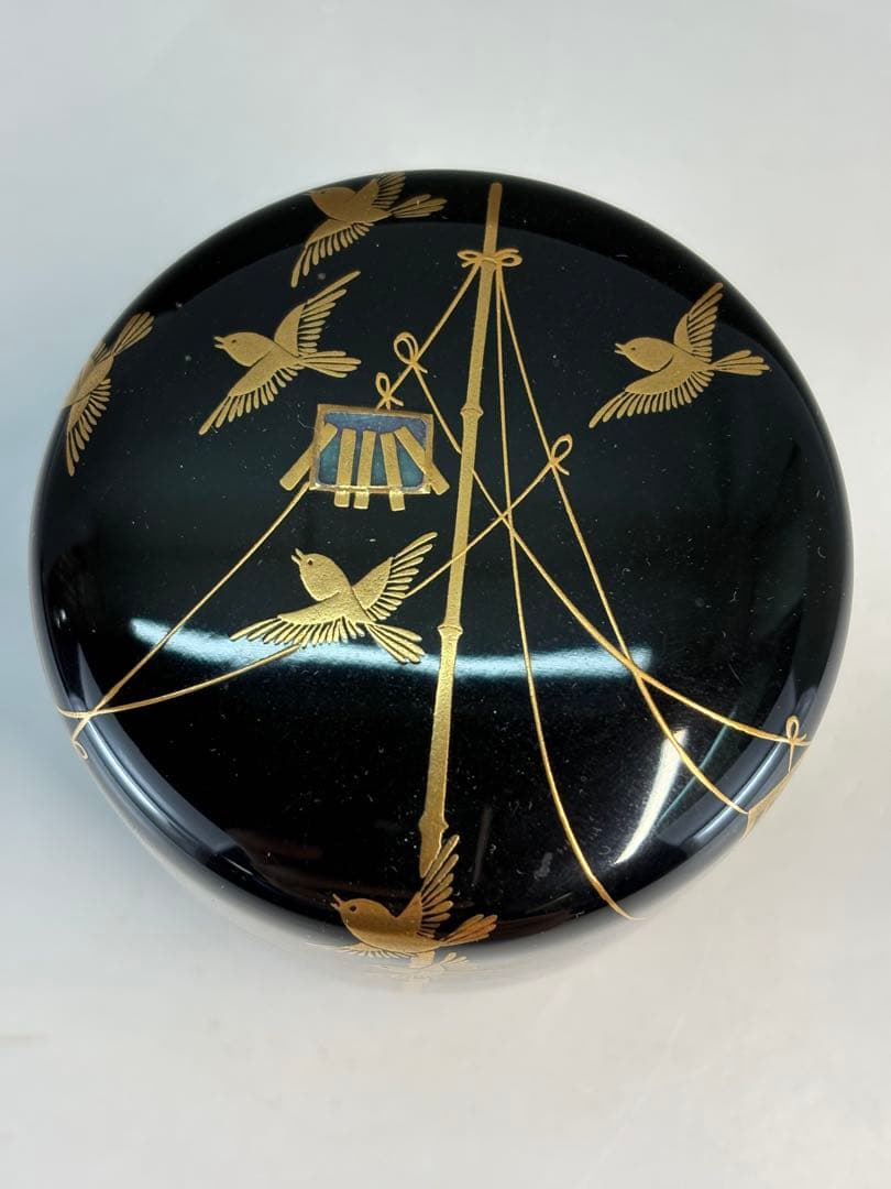 Shoun | Aki-no-no Maki-e O-Natsume — Large Black Lacquer Tea Caddy with Autumn Field