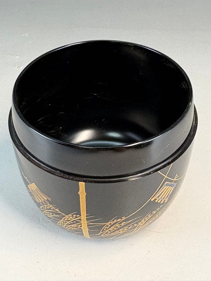 Shoun | Aki-no-no Maki-e O-Natsume — Large Black Lacquer Tea Caddy with Autumn Field