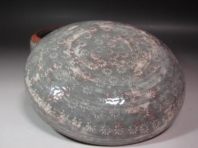 Mishima-de Chrysanthemum Jikiro Lidded Food Bowl | Asami Yoshizo Kenchu-sai Signed