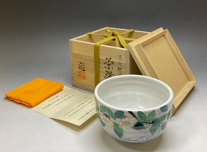 Flowing Water Camellia Chawan by Fukumori Yu — Kitsunomori Kiln Tea Bowl