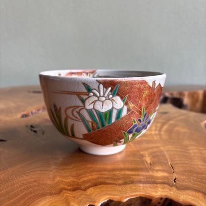 Ninsei-Style Iroe Kakitsubata Matcha Bowl by Hashimoto Kisen — Kyoto Overglaze Enamels, Yatsuhashi Iris Motif, Signed Wooden Box