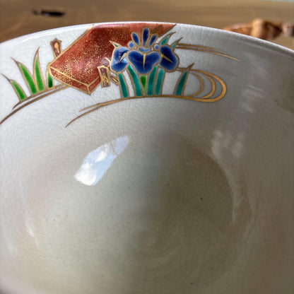 Ninsei-Style Iroe Kakitsubata Matcha Bowl by Hashimoto Kisen — Kyoto Overglaze Enamels, Yatsuhashi Iris Motif, Signed Wooden Box