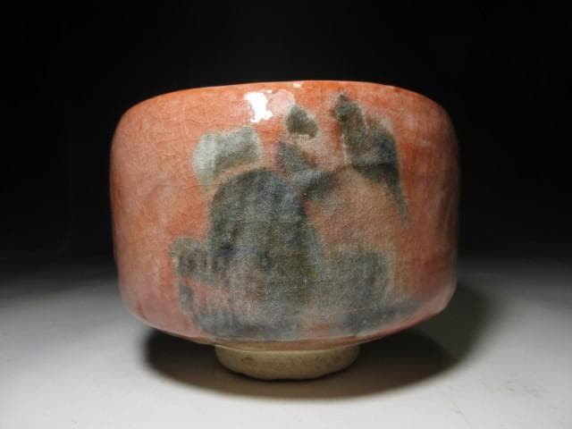 Raku Kichizaemon XIII Seinyu Red Chawan — Crane Motif, Sokuchusai Attestation, Tomobako