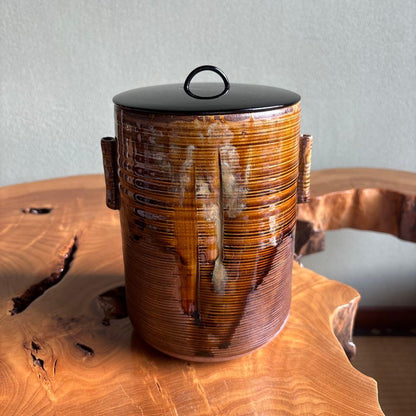 Motonaga Shoichi Takatori Ware Mizusashi - Kushime Water Jar with Lacquer Lid
