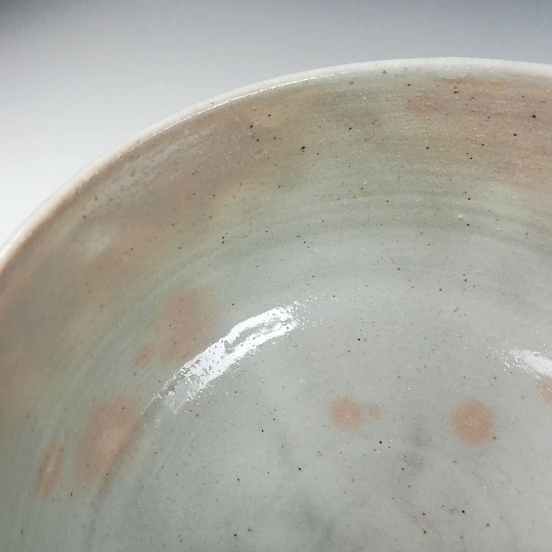 Hagi Ware Unkaku Tea Bowl by Yamazaki Takeo — Crane and Cloud Relief Chawan with Stamped Flowers