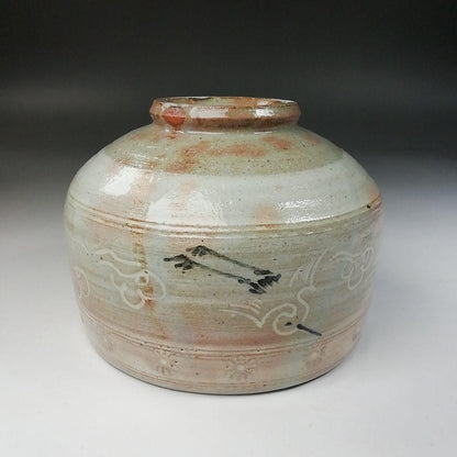 Hagi Ware Unkaku Tea Bowl by Yamazaki Takeo — Crane and Cloud Relief Chawan with Stamped Flowers