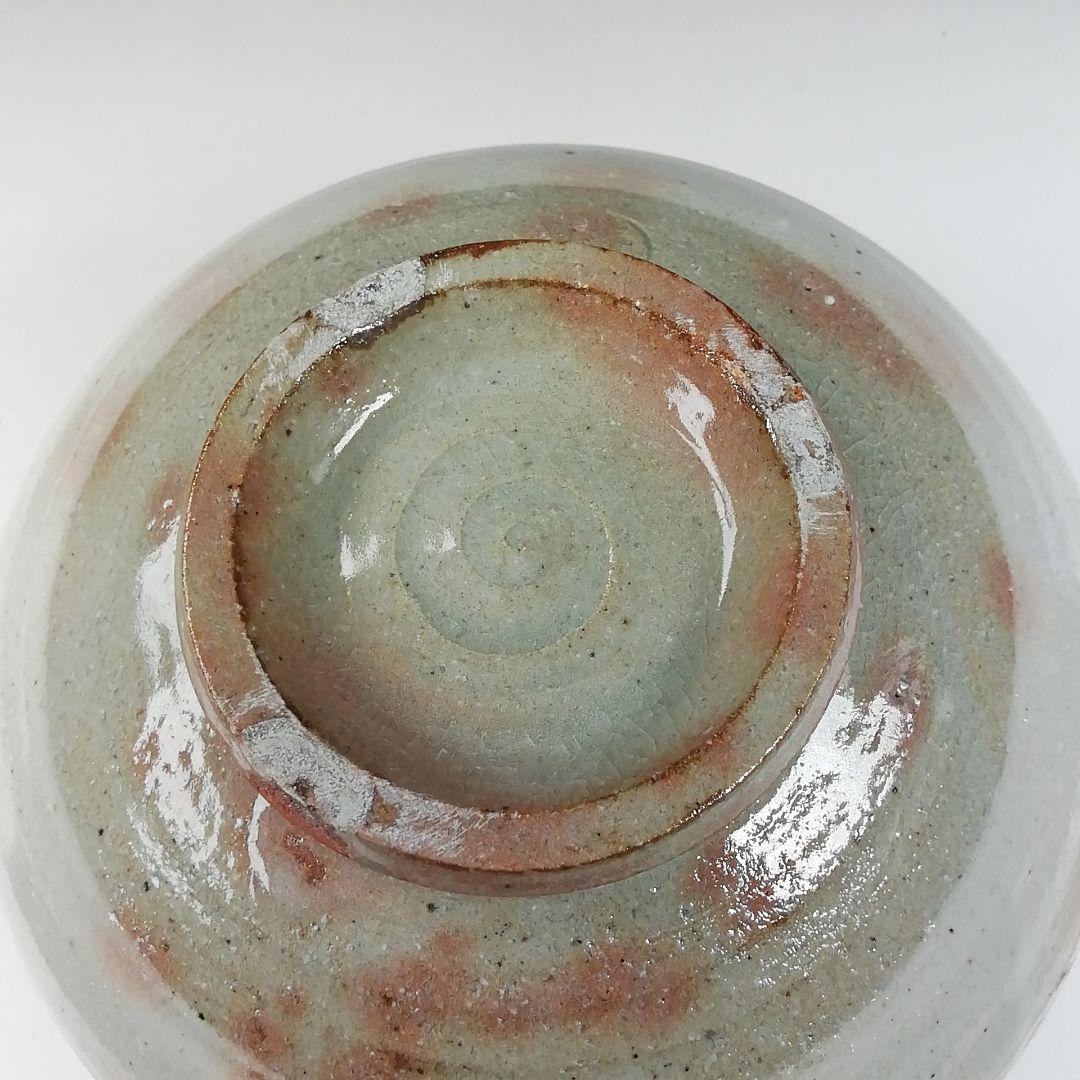 Hagi Ware Unkaku Tea Bowl by Yamazaki Takeo — Crane and Cloud Relief Chawan with Stamped Flowers