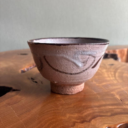 E-Karatsu Matcha Tea Bowl by Yokoishi Keigai — Iron Brushwork Chawan with Signed Tomobako