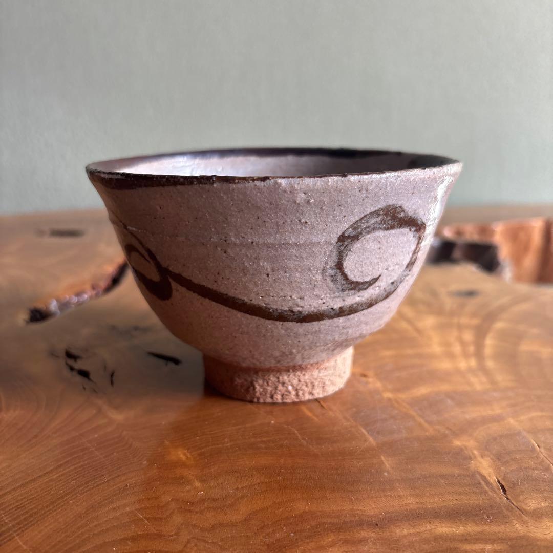 E-Karatsu Matcha Tea Bowl by Yokoishi Keigai — Iron Brushwork Chawan with Signed Tomobako