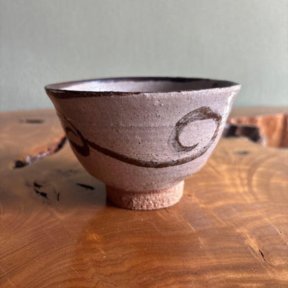 E-Karatsu Matcha Tea Bowl by Yokoishi Keigai — Iron Brushwork Chawan with Signed Tomobako